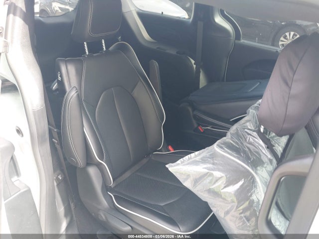 Продажа на аукционе авто 2023 Chrysler Pacifica Hybrid Limited, vin: 2C4RC1S70PR618708, номер лота: 44534808