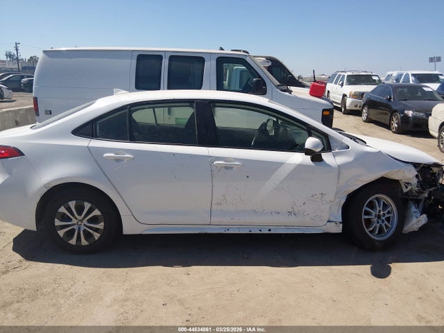Toyota Corolla Hybrid Le 2022 JTDEAMDE2NJ036693 Image 16