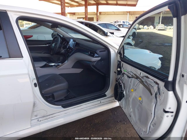 Toyota CAMRY LE 2022 4T1C11AK0NU044477 Image 5
