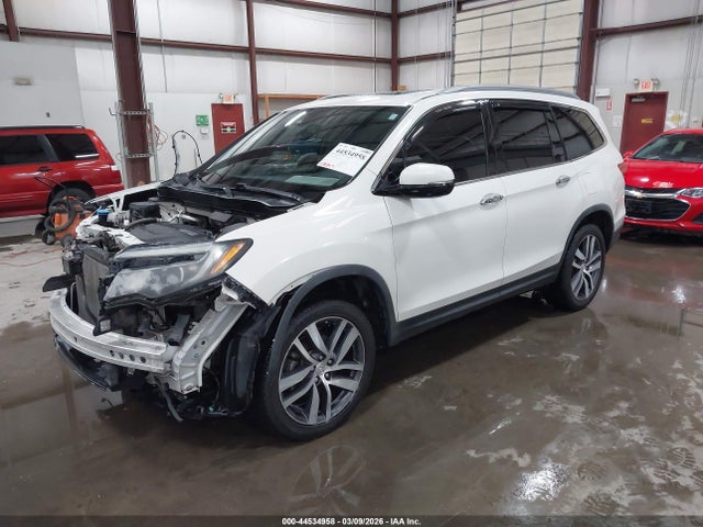 Honda Pilot Touring 2018 5FNYF6H98JB025402 Image 2