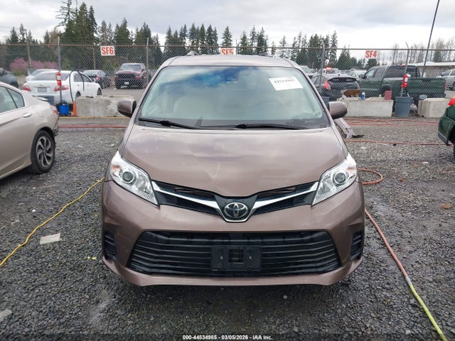 Toyota Sienna Le 8 Passenger 2018 5TDKZ3DC9JS917540 Image 13