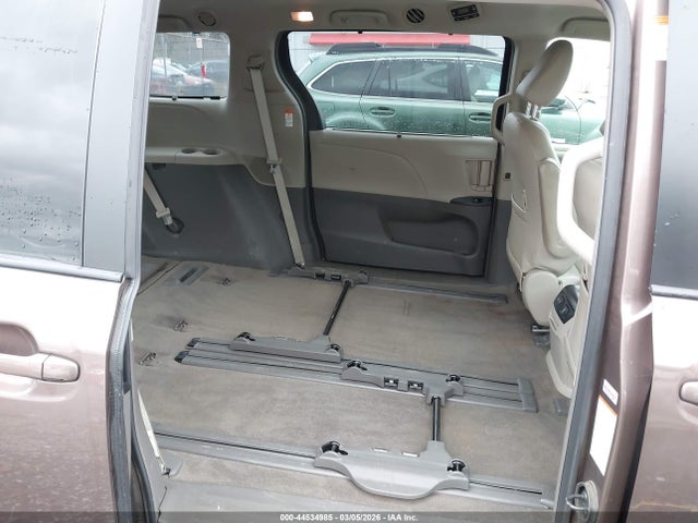 Toyota Sienna Le 8 Passenger 2018 5TDKZ3DC9JS917540 Image 19