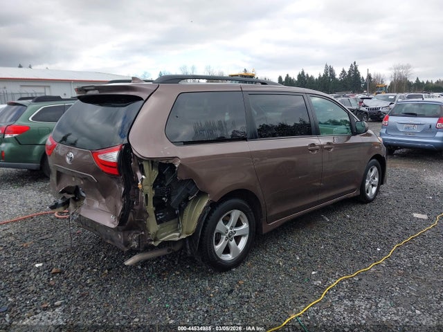 Toyota Sienna Le 8 Passenger 2018 5TDKZ3DC9JS917540 Image 4