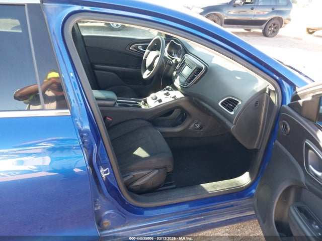 2015 Chrysler 200 Limited მანქანა იყიდება აუქციონზე, vin: 1C3CCCAB7FN747794, აუქციონის ნომერი: 44535006