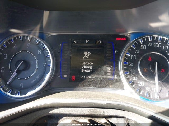 2015 Chrysler 200 Limited მანქანა იყიდება აუქციონზე, vin: 1C3CCCAB7FN747794, აუქციონის ნომერი: 44535006