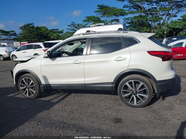 JN1BJ1CR2HW140780 Nissan Rogue Sport Sl