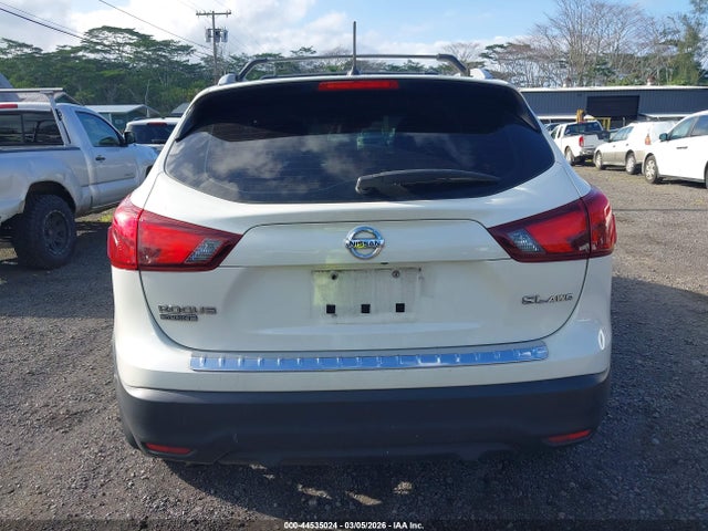 JN1BJ1CR2HW140780 Nissan Rogue Sport Sl