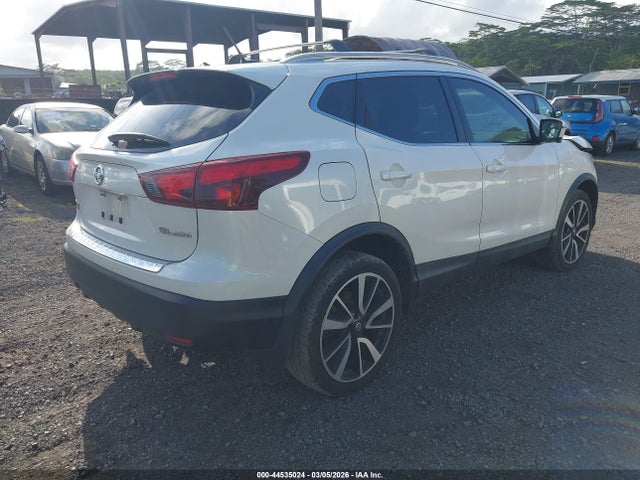 JN1BJ1CR2HW140780 Nissan Rogue Sport Sl