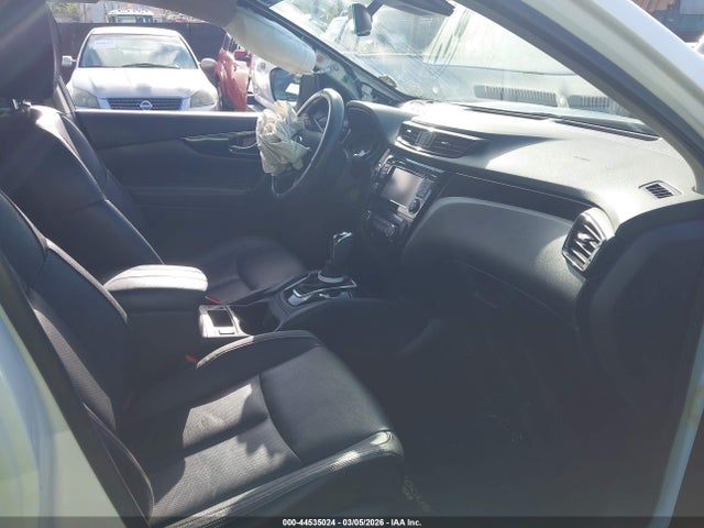 JN1BJ1CR2HW140780 Nissan Rogue Sport Sl