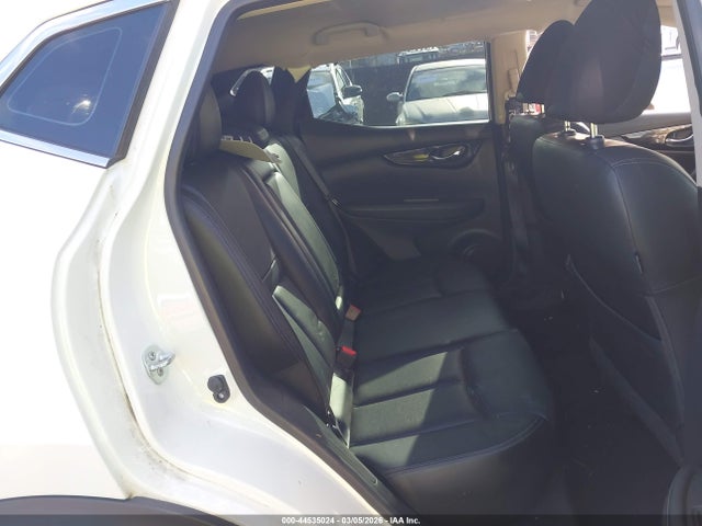 JN1BJ1CR2HW140780 Nissan Rogue Sport Sl