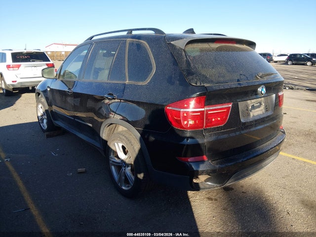 2011 BMW X5 5UXZV4C52BL400360 Photo 2