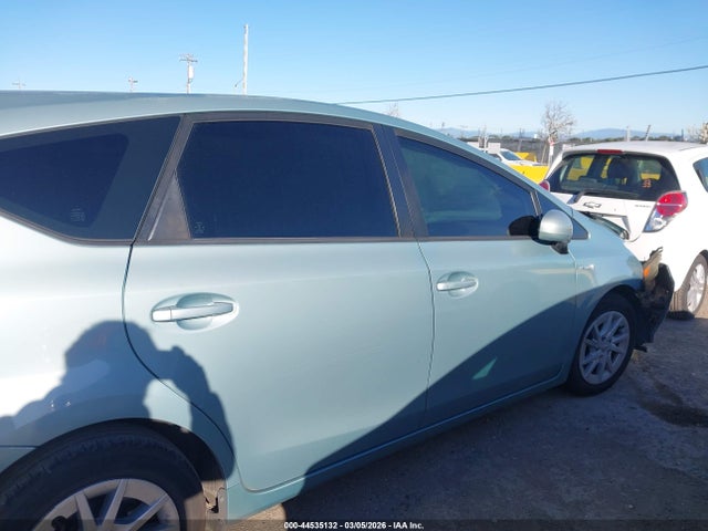 Toyota Prius V Three 2014 JTDZN3EU9EJ012381 Image 13