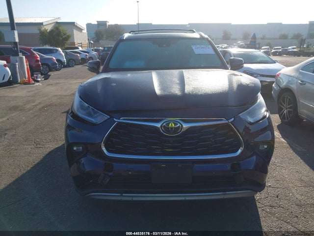 Toyota Highlander Platinum 2022 5TDFZRAH5NS128151 Image 12