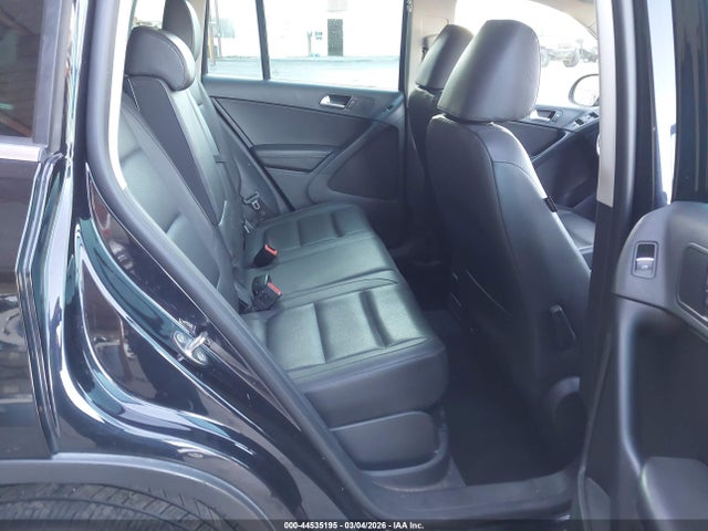 WVGSV7AX9HK021438 Volkswagen Tiguan 2.0t Wolfsburg Edition