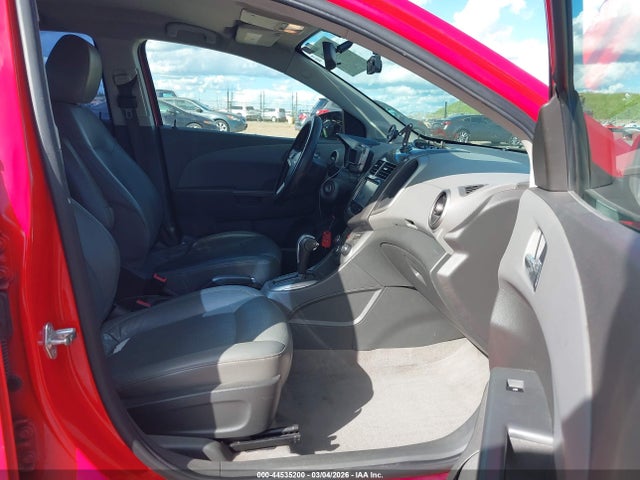 1G1JE5SB9F4121217 Chevrolet Sonic Ltz Auto