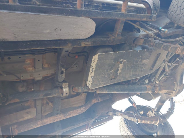 3TMLU4EN0FM189638 Toyota Tacoma Base V6