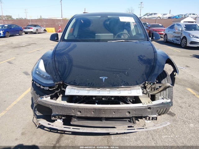 44535214 :رقم المزاد ، 7SAYGDEE3NF352270 vin ، 2022 Tesla Model Y Long Range Dual Motor All-wheel Drive مزاد بيع
