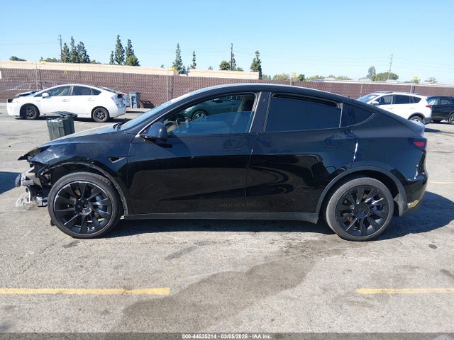 44535214 :رقم المزاد ، 7SAYGDEE3NF352270 vin ، 2022 Tesla Model Y Long Range Dual Motor All-wheel Drive مزاد بيع