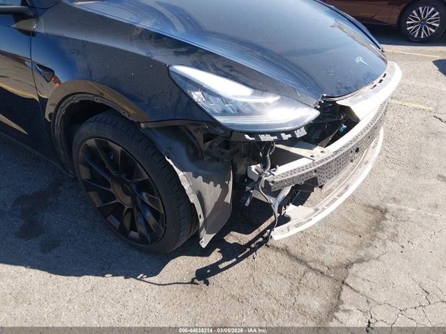 44535214 :رقم المزاد ، 7SAYGDEE3NF352270 vin ، 2022 Tesla Model Y Long Range Dual Motor All-wheel Drive مزاد بيع