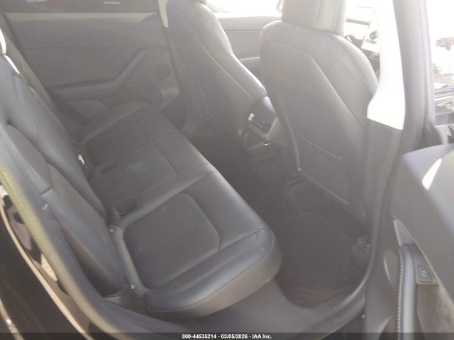 44535214 :رقم المزاد ، 7SAYGDEE3NF352270 vin ، 2022 Tesla Model Y Long Range Dual Motor All-wheel Drive مزاد بيع