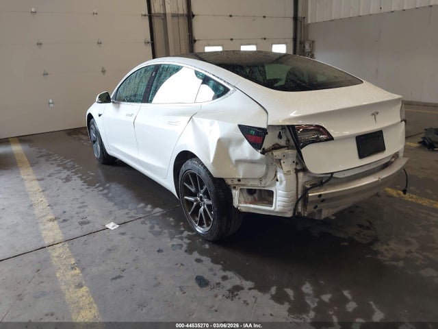 2019 TESLA MODEL 3 5YJ3E1EA1KF436592 Photo 2