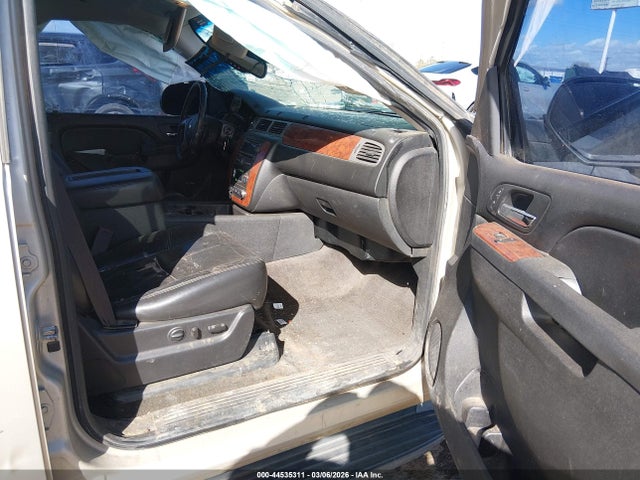 2013 Chevrolet Tahoe Lt მანქანა იყიდება აუქციონზე, vin: 1GNSKBE06DR290583, აუქციონის ნომერი: 44535311