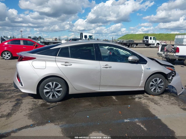 Toyota Prius Prime Plus 2018 JTDKARFP1J3081329 Image 13