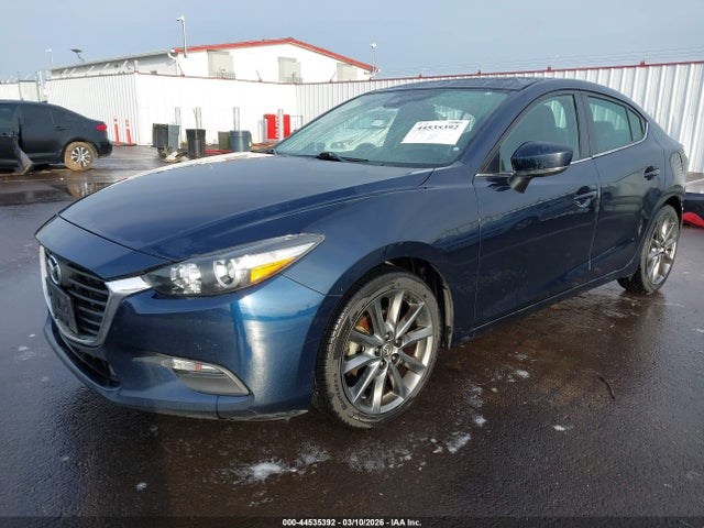 Mazda Mazda3 Touring 2018 3MZBN1V36JM262863 Image 2