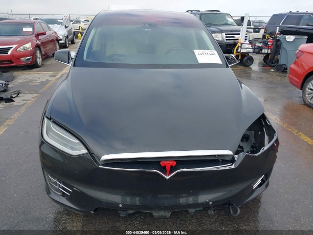 Продаж на аукціоні авто 2016 Tesla Model X 75d/p100d/p90d, vin: 5YJXCBE40GF000900, номер лоту: 44535400