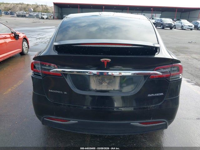 Продаж на аукціоні авто 2016 Tesla Model X 75d/p100d/p90d, vin: 5YJXCBE40GF000900, номер лоту: 44535400