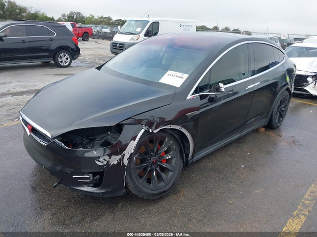 Продаж на аукціоні авто 2016 Tesla Model X 75d/p100d/p90d, vin: 5YJXCBE40GF000900, номер лоту: 44535400
