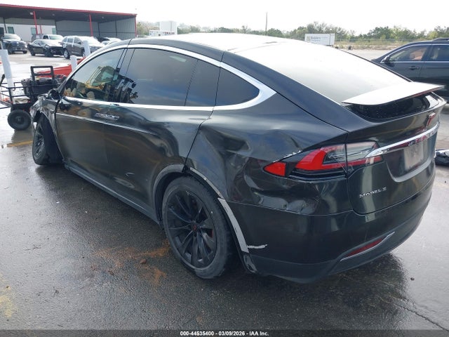 Продаж на аукціоні авто 2016 Tesla Model X 75d/p100d/p90d, vin: 5YJXCBE40GF000900, номер лоту: 44535400