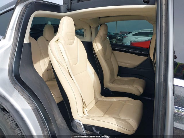 Продаж на аукціоні авто 2016 Tesla Model X 75d/p100d/p90d, vin: 5YJXCBE40GF000900, номер лоту: 44535400