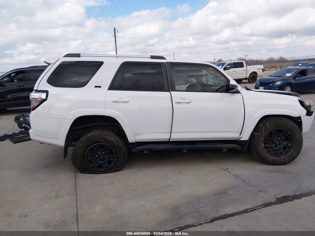 Toyota 4RUNNER SR5 2021 JTEEU5JR6M5234006 Image 12