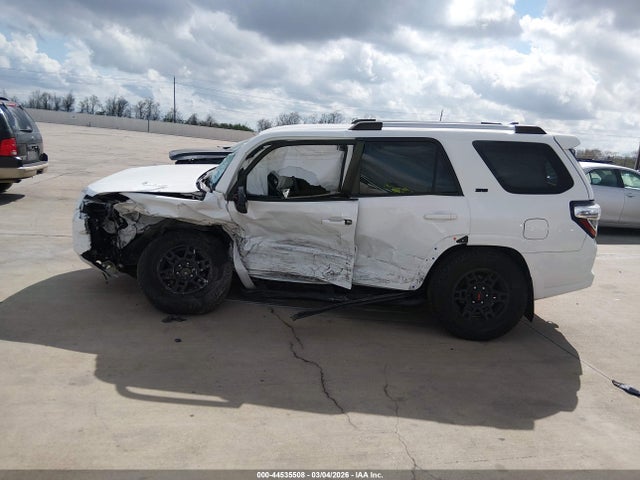 Toyota 4RUNNER SR5 2021 JTEEU5JR6M5234006 Image 13