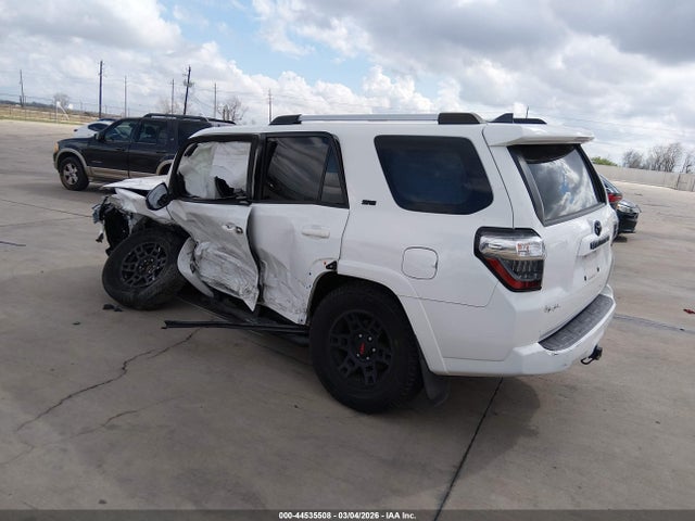 2021 TOYOTA 4RUNNER JTEEU5JR6M5234006 Photo 2