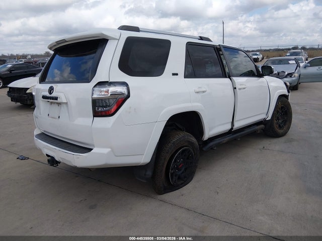 2021 TOYOTA 4RUNNER JTEEU5JR6M5234006 Photo 3