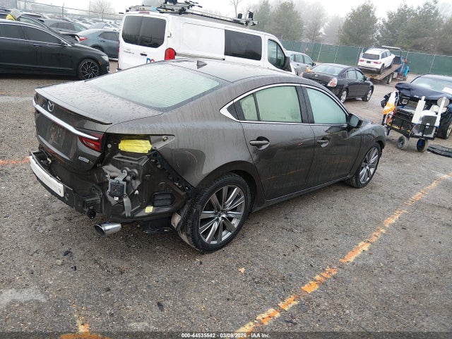 2018 MAZDA MAZDA6 JM1GL1XY3J1309996 Photo 3
