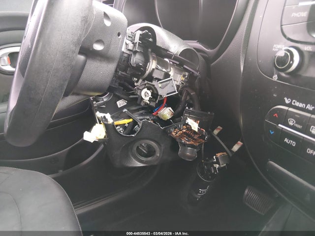 KIA SOUL + 2017 KNDJP3A59H7492302 Image 6