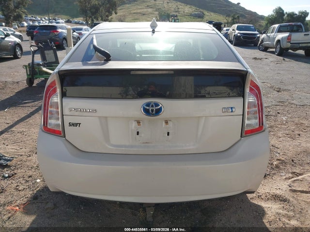 Toyota Prius Two 2014 JTDKN3DU9E0375837 Image 16