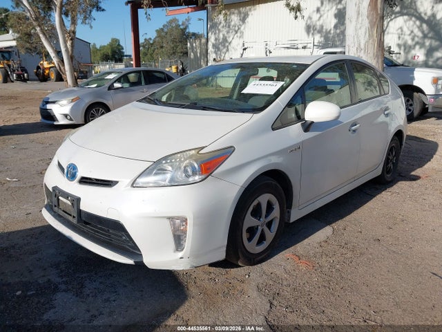 Toyota Prius Two 2014 JTDKN3DU9E0375837 Image 2