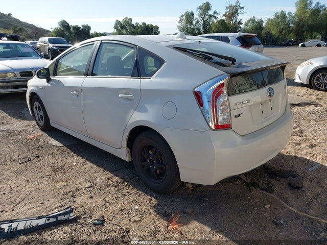 Toyota Prius Two 2014 JTDKN3DU9E0375837 Image 3