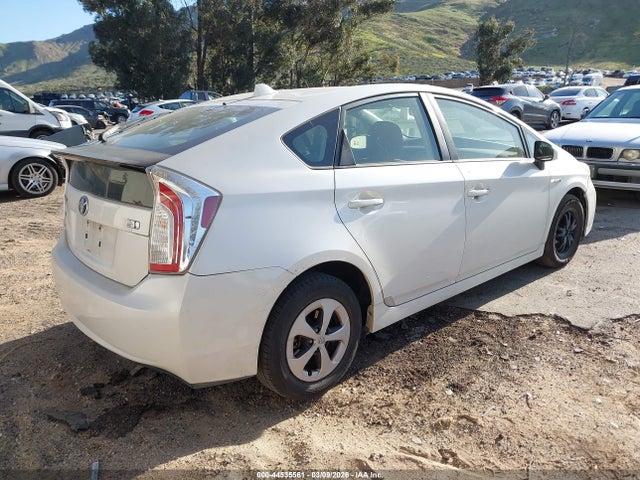 Toyota Prius Two 2014 JTDKN3DU9E0375837 Image 4