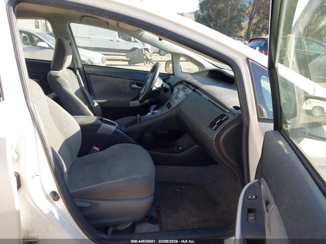 Toyota Prius Two 2014 JTDKN3DU9E0375837 Image 5