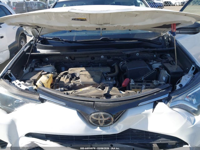 Toyota RAV4 LE 2018 JTMZFREV2JJ746847 Image 10