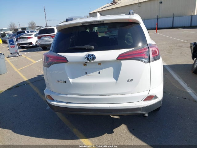 Toyota RAV4 LE 2018 JTMZFREV2JJ746847 Image 16