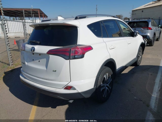 Toyota RAV4 LE 2018 JTMZFREV2JJ746847 Image 4