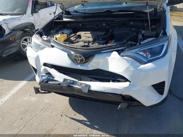 Toyota RAV4 LE 2018 JTMZFREV2JJ746847 Image 6