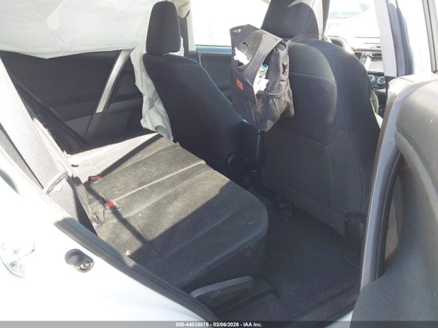Toyota RAV4 LE 2018 JTMZFREV2JJ746847 Image 8