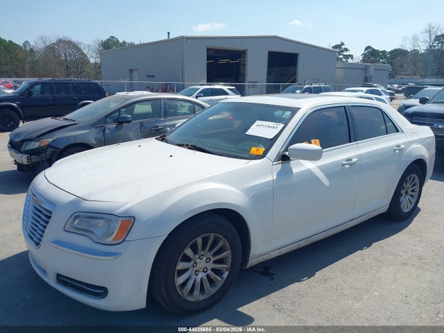 44535685 :رقم المزاد ، 2C3CCAAG0EH335837 vin ، 2014 Chrysler 300 مزاد بيع